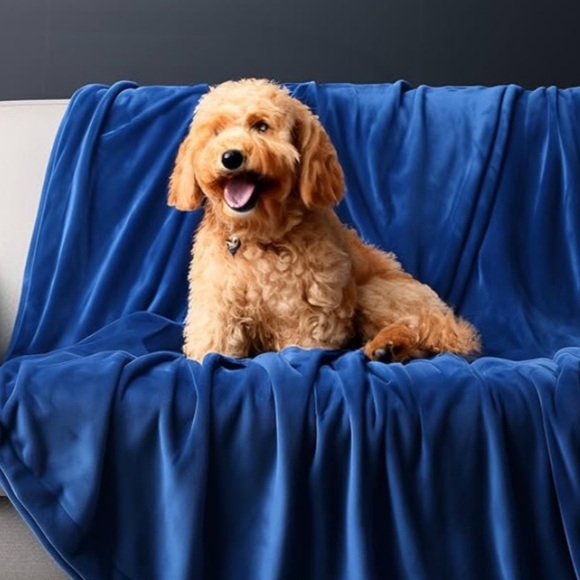 NWOT: Fleece Throw Blanket  (Navy Blue) - Picture 5 of 9